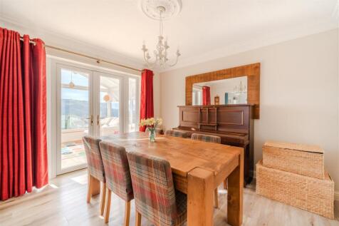 Dining Room.jpg