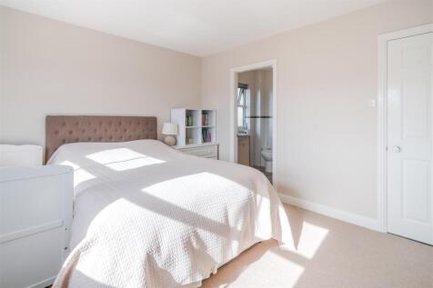 Bedroom 4.jpg