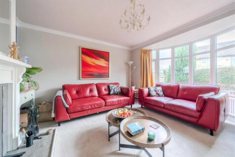 Living Room-2.jpg