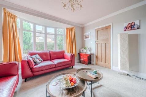 Living Room-3.jpg