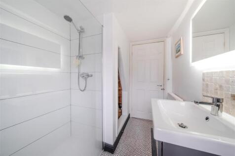 Bathroom-3.jpg
