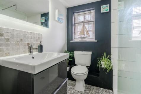 Bathroom-2.jpg