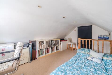 Bedroom 1-2.jpg