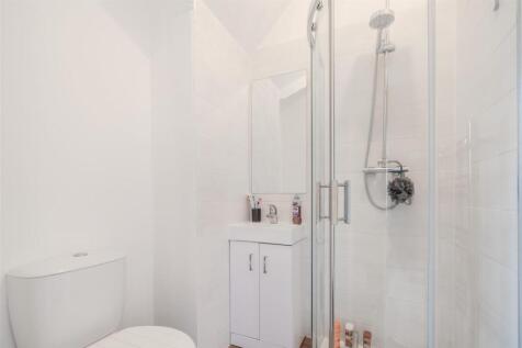 Bedroom 4-5.jpg