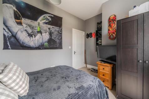 Bedroom 1-2.jpg