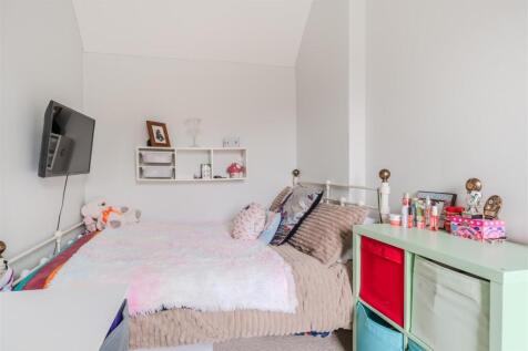 Bedroom 3-2.jpg