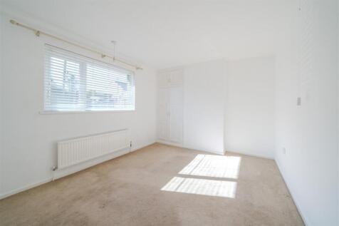 Bedroom 1-2.jpg