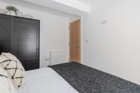 Bedroom1-3.jpg