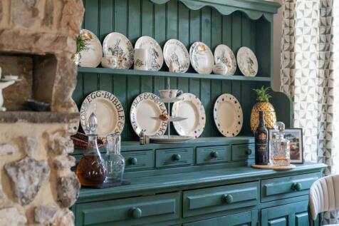 Dining Room-5.jpg