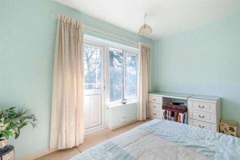 Bedroom 1-3.jpg