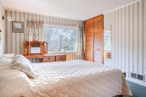 Bedroom 2-2.jpg
