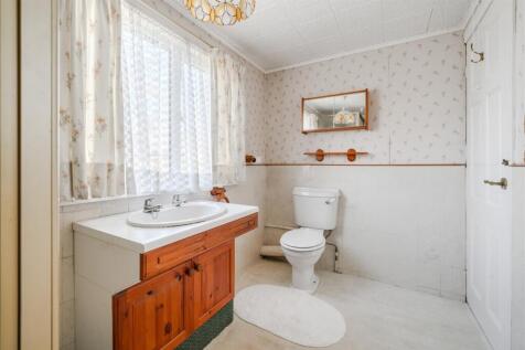 Bedroom 2-6.jpg