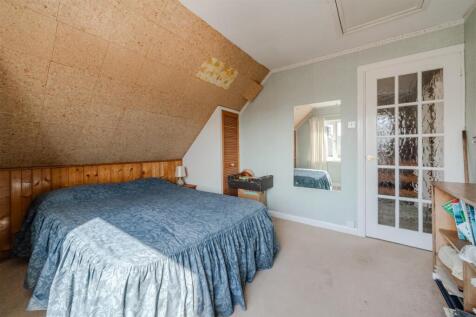 Bedroom 4-2.jpg