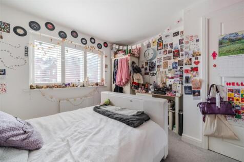 Bedroom 1-2.jpg