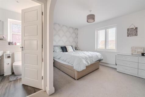 Bedroom 4.jpg