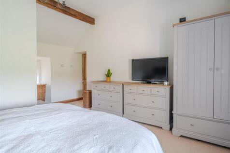 Bedroom 4-5.jpg