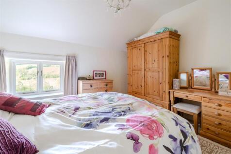 Bedroom 2-2.jpg