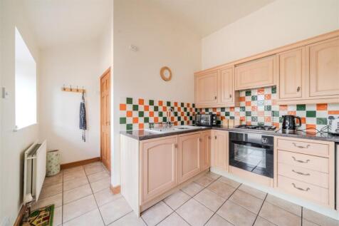 Holiday Let-9.jpg