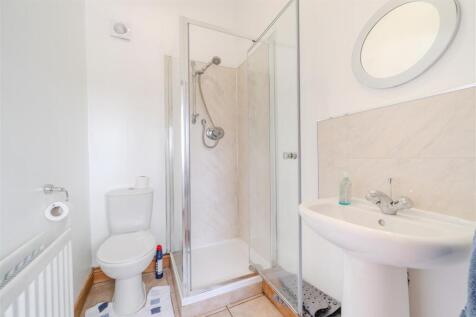 Holiday Let-7.jpg
