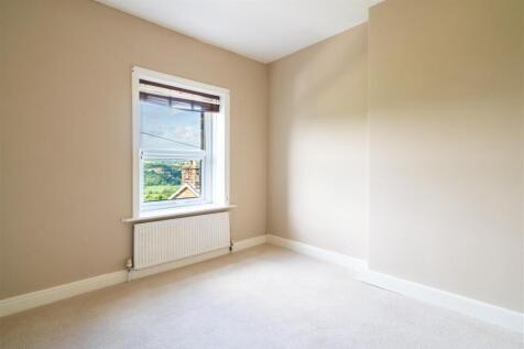 Bedroom 1.jpg