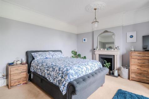 Bedroom 5-2.jpg