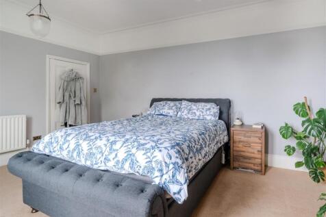 Bedroom 5-3.jpg