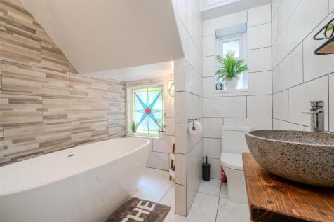 Bathroom.jpg