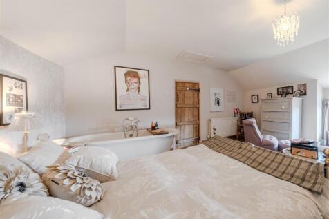 Bedroom 2-2.jpg
