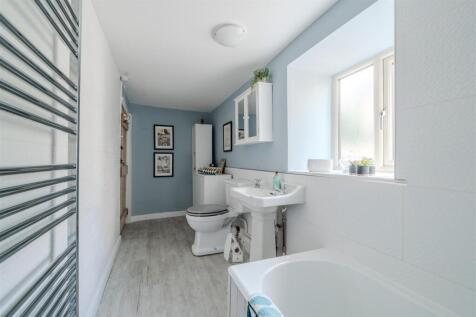 Bathroom-3.jpg