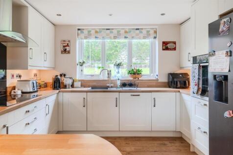 Kitchen 4.jpg