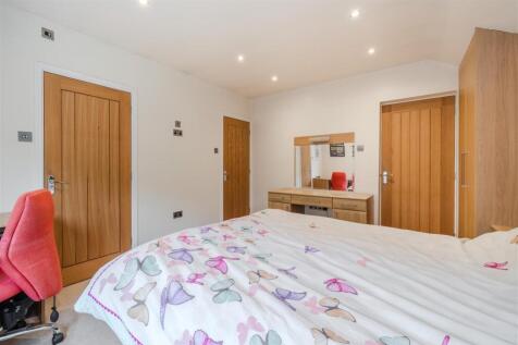 Bedroom3-3.jpg