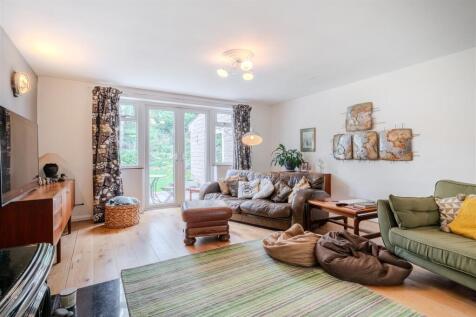 Living Room-2.jpg