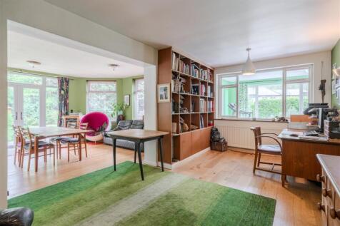 Dining Room-3.jpg