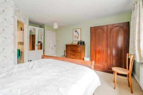Bedroom5-3.jpg