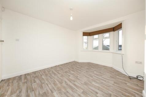 Living Room3.jpg