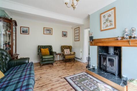 Living Room-6.jpg