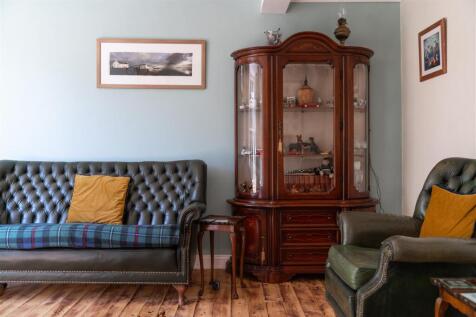 Living Room.jpg