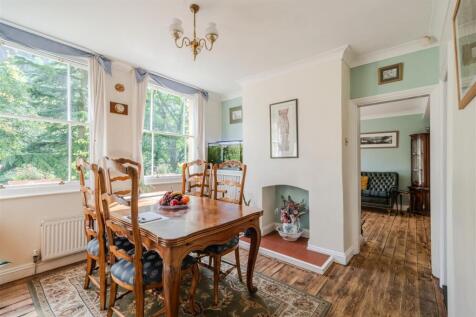 Dining Room-3.jpg