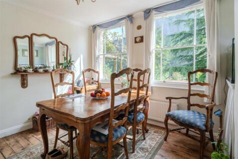 Dining Room-4.jpg