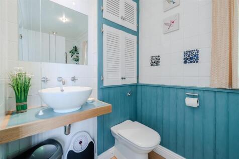 Bathroom.jpg