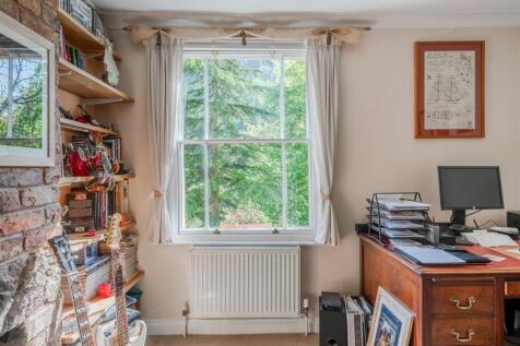 Bedroom4-3.jpg