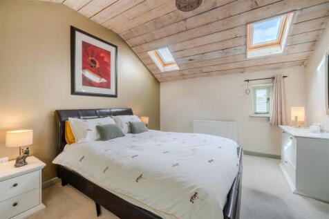 Bedroom2-2.jpg