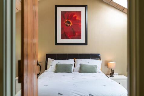 Bedroom2-5.jpg
