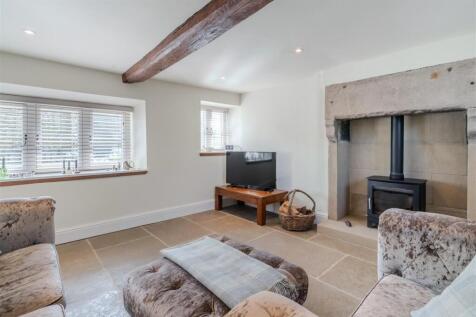 Living Room-6.jpg
