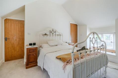 Bedroom1-2.jpg