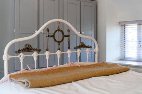 Bedroom1-6.jpg