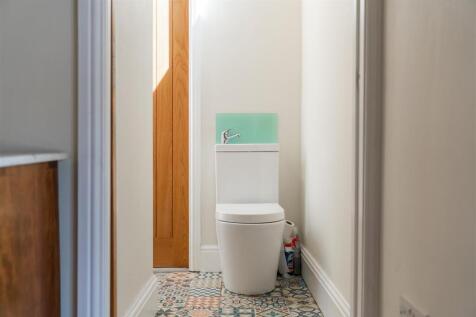 Toilet-3.jpg