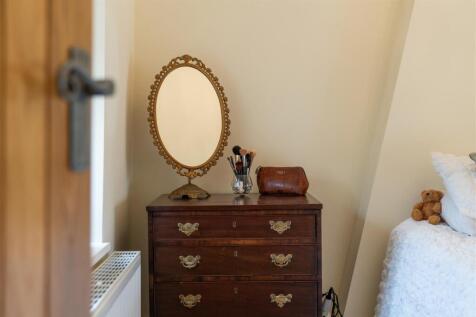 Bedroom2-5.jpg