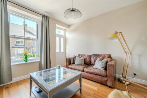 Living Room-7.jpg