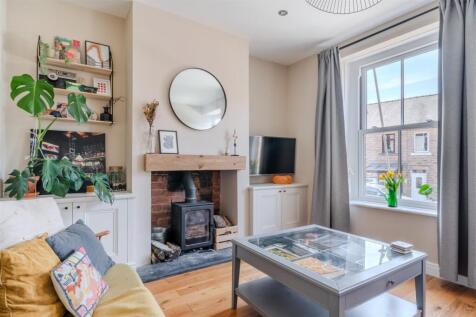 Living Room-8.jpg